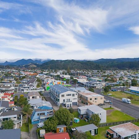 Coast Awhile - Whangamata Holiday Home Kültér fotó